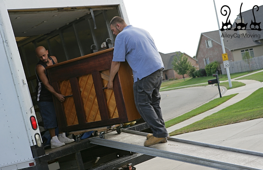 Read more about the article Specialized Moving Services in Colorado Springs: From Pianos to Antiques